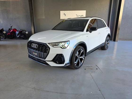 AUDI Q3 2.0 40 TFSI GASOLINA PERFORMANCE BLACK QUATTRO TIPTRONIC AUDI Q3 2.0 40 TFSI GASOLINA PERFORMANCE BLACK QUATTRO TIPTRONIC